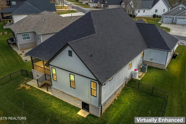 Property Slideshow image 2 of 39 | 262 gadusi way, Loudon, TN, 37774