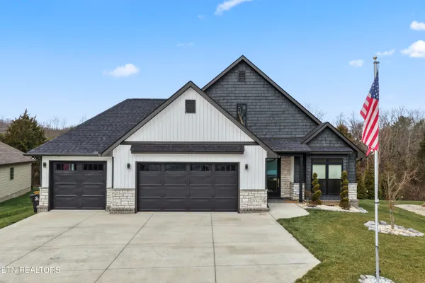 Property Slideshow image 3 of 39 | 262 gadusi way, Loudon, TN, 37774