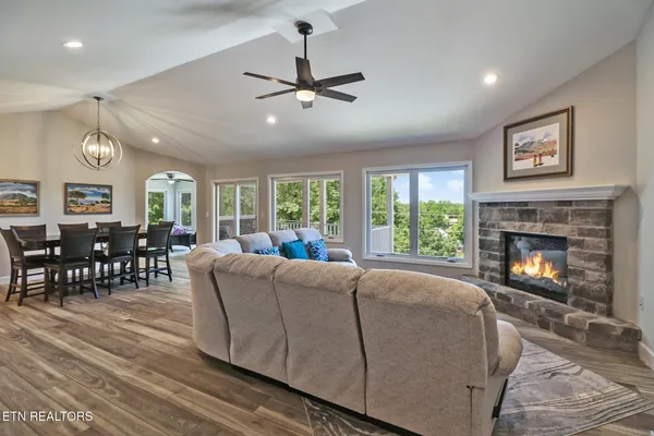 Property Slideshow image 2 of 60 | 38 markham ter, Crossville, TN, 38558