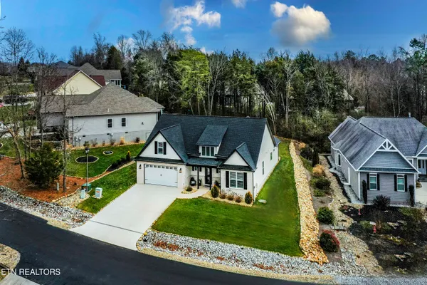 Property Slideshow image 2 of 61 | 178 saloli way, Loudon, TN, 37774