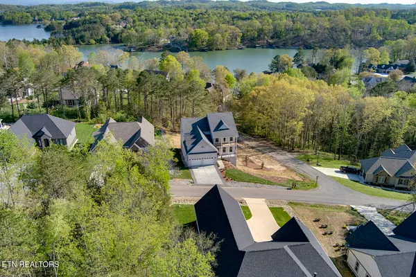 Property Slideshow image 3 of 58 | 168 amohi way, Loudon, TN, 37774