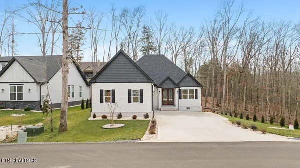 Property Slideshow image 2 of 40 | 256 elohi way, Loudon, TN, 37774