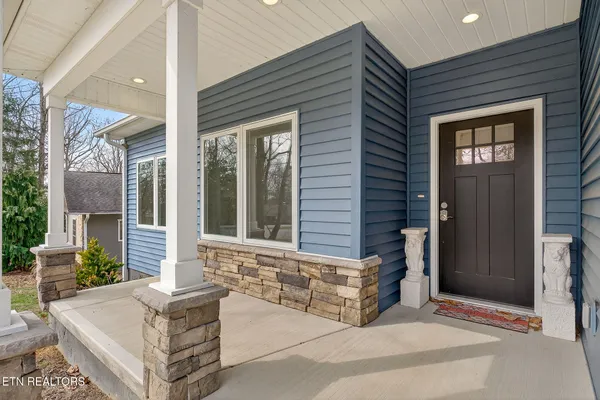 Property Slideshow image 3 of 47 | 204 lakeside dr, Crossville, TN, 38558