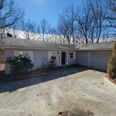 Property Slideshow image 2 of 22 | 318 lakeview dr, Crossville, TN, 38558