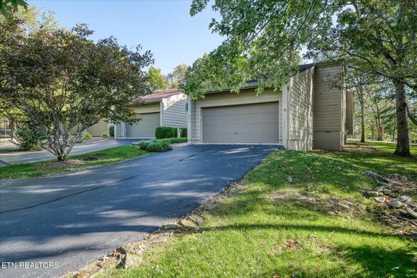 Property Slideshow image 2 of 47 | 504 druid lndg, Crossville, TN, 38558