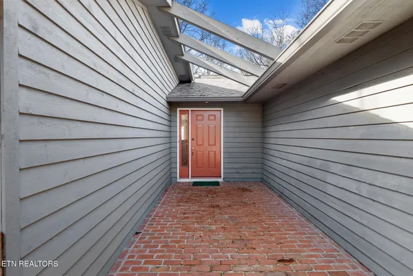 Property Slideshow image 3 of 41 | 142 rolling green dr, Crossville, TN, 38558