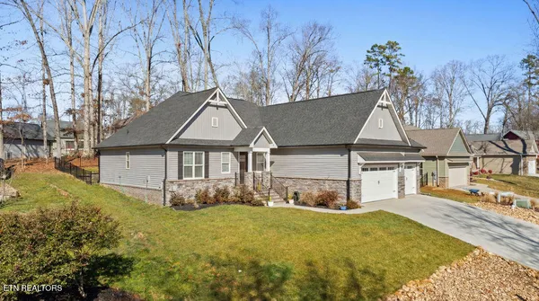 Property Slideshow image 2 of 46 | 113 oostanali way, Loudon, TN, 37774