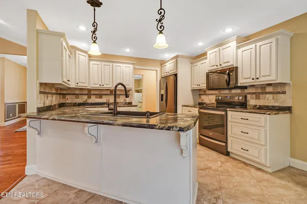 Property Slideshow image 2 of 43 | 145 trentwood dr, Crossville, TN, 38558