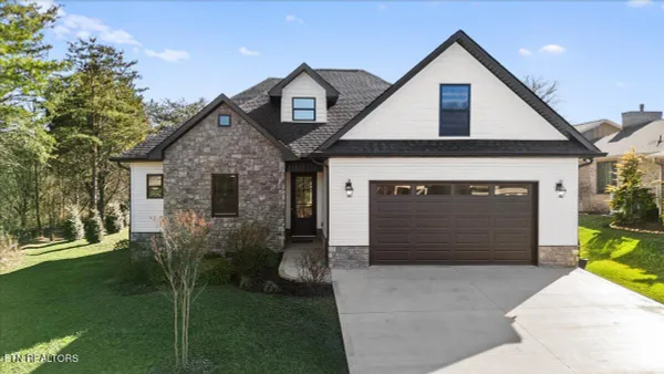 Property Slideshow image 2 of 54 | 126 elokwa way, Loudon, TN, 37774