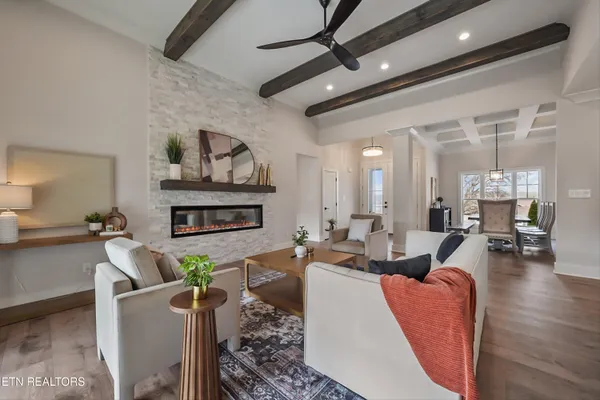 Property Slideshow image 3 of 54 | 216 tooweka ln, Loudon, TN, 37774