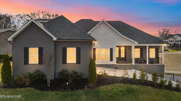 Property Slideshow image 2 of 57 | 216 tooweka ln, Loudon, TN, 37774