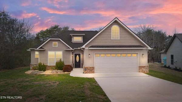 Property Slideshow image 2 of 32 | 129 ogana way, Loudon, TN, 37774