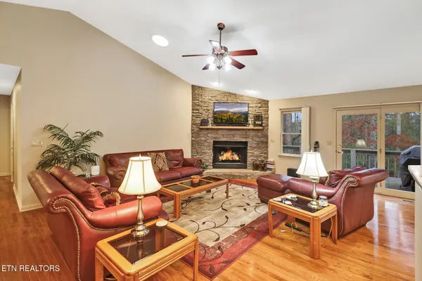 Property Slideshow image 2 of 43 | 108 kenwood dr, Fairfield Glade, TN, 38558