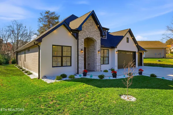 Property Slideshow image 3 of 37 | 113 kawga way, Loudon, TN, 37774