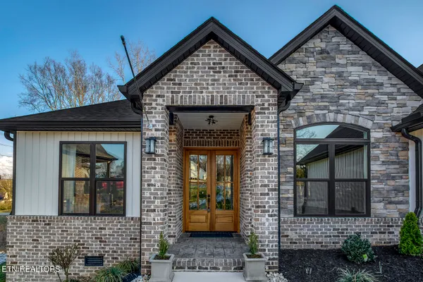 Property Slideshow image 3 of 55 | 220 yona way, Loudon, TN, 37774