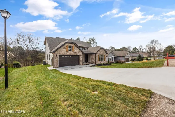 Property Slideshow image 2 of 44 | 118 yona way, Loudon, TN, 37774