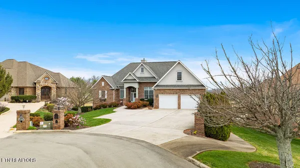 Property Slideshow image 2 of 56 | 206 wren ct, Vonore, TN, 37885