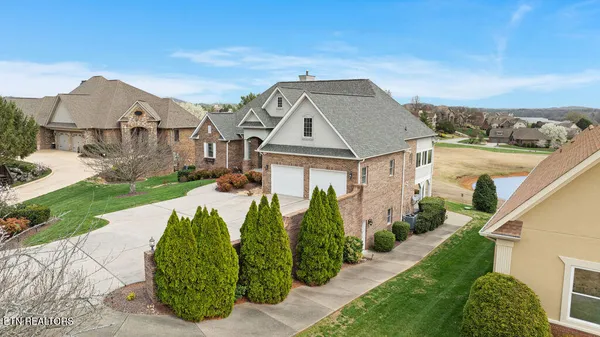 Property Slideshow image 3 of 56 | 206 wren ct, Vonore, TN, 37885