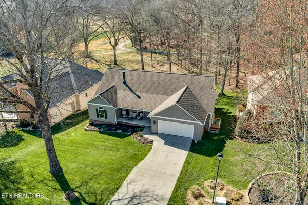 Property Slideshow image 2 of 62 | 146 daleyuhski way, Loudon, TN, 37774