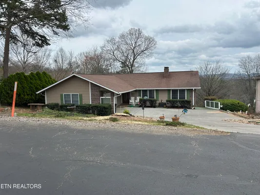 Property Slideshow image 2 of 39 | 145 chahyga way, Loudon, TN, 37774