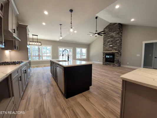 Property Slideshow image 3 of 21 | 312 cheeyo ln, Loudon, TN, 37774