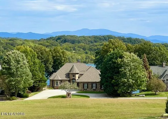 Property Slideshow image 3 of 60 | 275 rock point dr, Vonore, TN, 37885