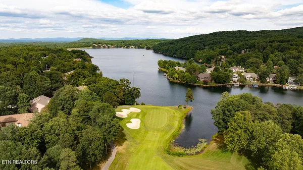 Property Slideshow image 3 of 49 | 132 valarian dr, Crossville, TN, 38558