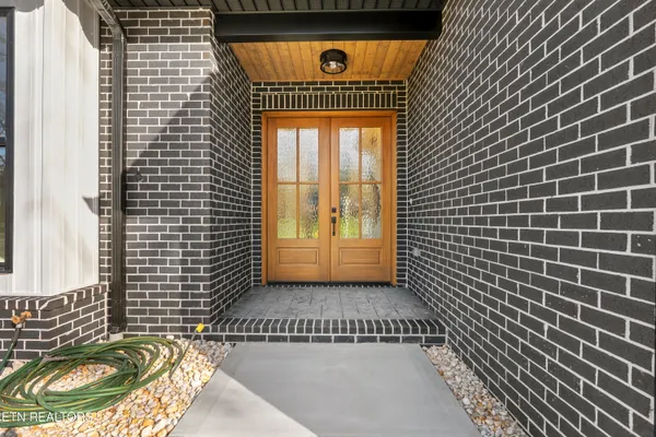 Property Slideshow image 2 of 51 | 118 gadusi cir, Loudon, TN, 37774