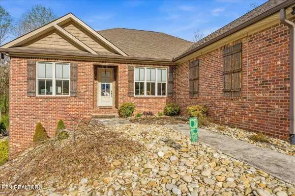 Property Slideshow image 2 of 46 | 107 daleyuhski way, Loudon, TN, 37774