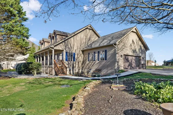 Property Slideshow image 2 of 52 | 184 amohi way, Loudon, TN, 37774