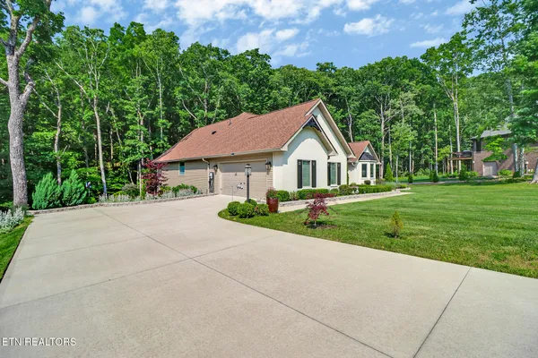 Property Slideshow image 2 of 54 | 40 kingsley ct, Crossville, TN, 38558