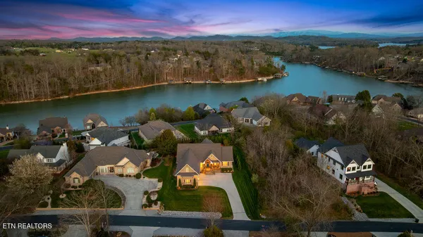 Property Slideshow image 2 of 61 | 179 oonoga way, Loudon, TN, 37774