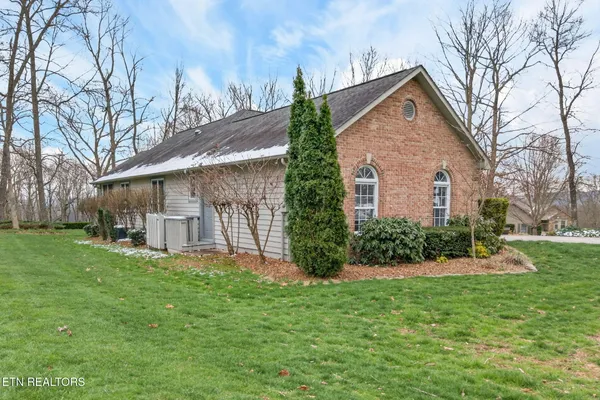 Property Slideshow image 2 of 42 | 127 stonewood dr, Crossville, TN, 38558