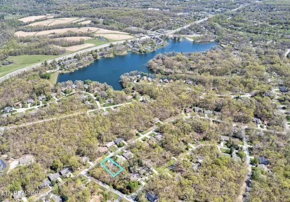 Property Slideshow image 2 of 41 | 143 lakeside dr, Fairfield Glade, TN, 38558