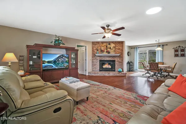 Property Slideshow image 2 of 33 | 172 berkshire loop, Fairfield Glade, TN, 38558