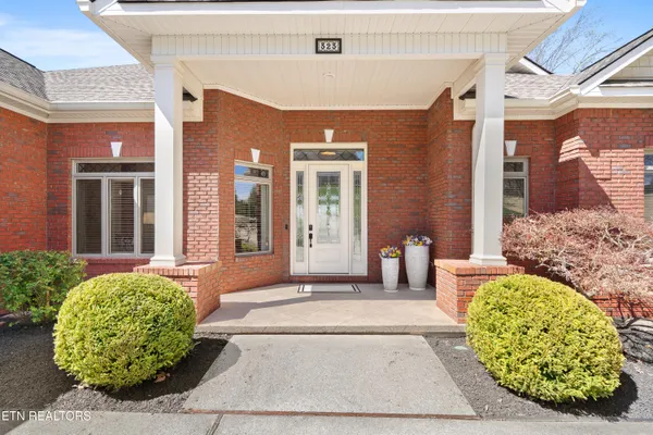 Property Slideshow image 3 of 46 | 323 okmulgee cir, Loudon, TN, 37774