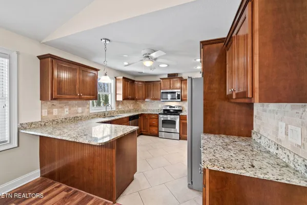 Property Slideshow image 3 of 54 | 135 anglewood dr, Crossville, TN, 38558