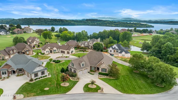 Property Slideshow image 2 of 47 | 117 red hawk dr, Vonore, TN, 37885