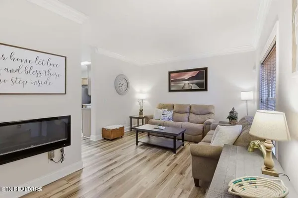 Property Slideshow image 3 of 17 | 210 wahuhu ln, Loudon, TN, 37774