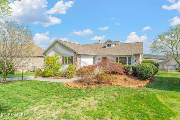 Property Slideshow image 2 of 59 | 318 cheestana way, Loudon, TN, 37774