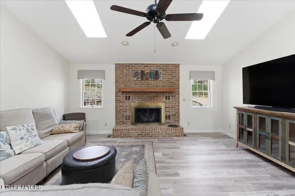 Property Slideshow image 3 of 47 | 301 cheestana way, Loudon, TN, 37774