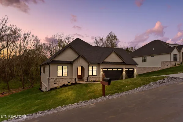 Property Slideshow image 3 of 56 | 127 saloli way, Loudon, TN, 37774