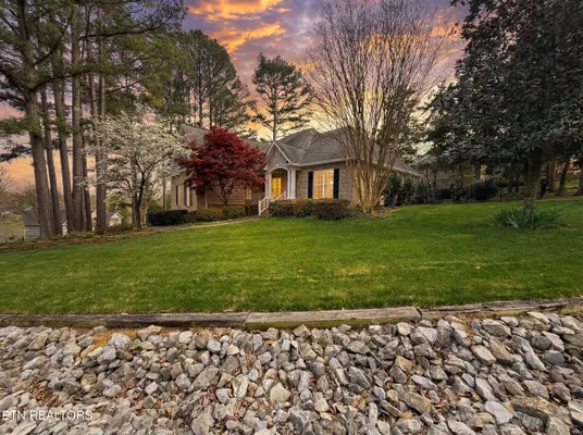 Property Slideshow image 2 of 44 | 433 wewoka cir, Loudon, TN, 37774