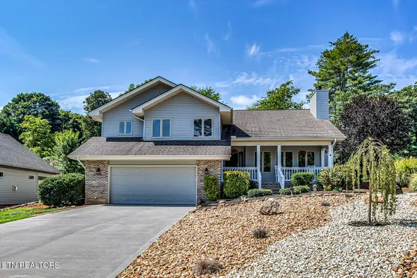 Property Slideshow image 2 of 58 | 104 tanasi ct, Loudon, TN, 37774