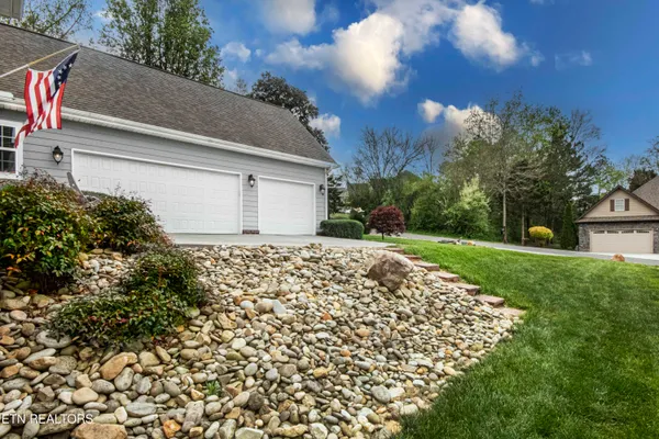 Property Slideshow image 3 of 42 | 113 inola pl, Loudon, TN, 37774