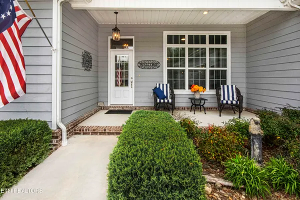 Property Slideshow image 2 of 42 | 113 inola pl, Loudon, TN, 37774