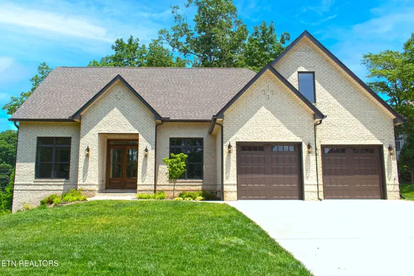 Property Slideshow image 2 of 17 | 127 daksi way, Loudon, TN, 37774