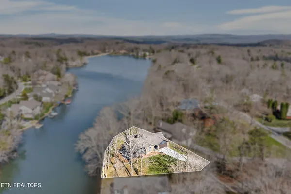 Property Slideshow image 2 of 60 | 12 edinburgh ter, Fairfield Glade, TN, 38558