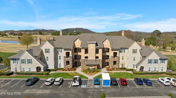 Property Slideshow image 2 of 37 | 555 rarity bay pkwy 106, Vonore, TN, 37885