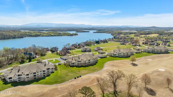 Property Slideshow image 3 of 37 | 555 rarity bay pkwy 106, Vonore, TN, 37885